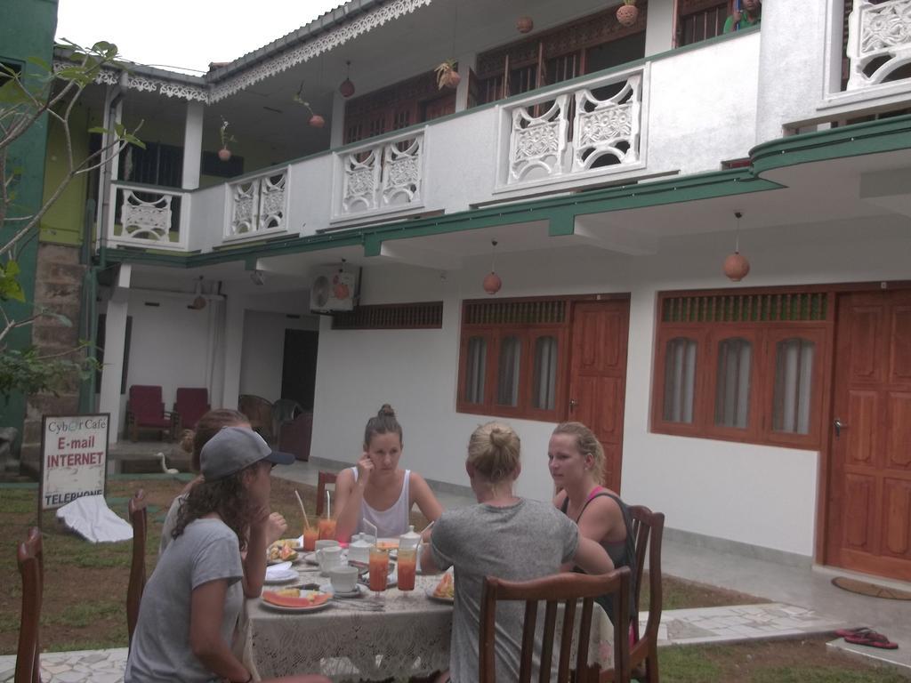 Srilanka Ayurveda Hotel Хиккадува Экстерьер фото
